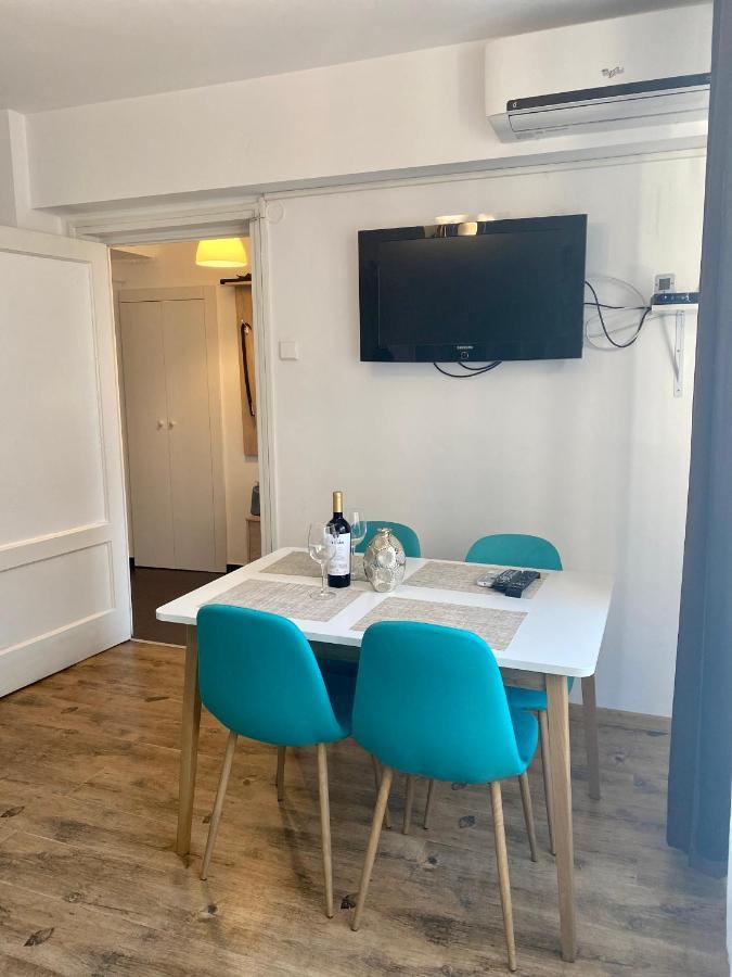 Ultracentral - Apartament Pe Calea Victoriei Bukarest Eksteriør billede